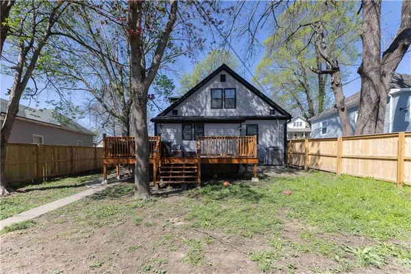 $285,000 | 2507 South 18th Street, St. Joseph, MO 64503