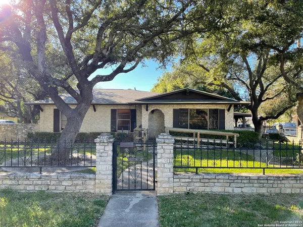 $1,750 | 315 Hillcrest Drive, San Antonio, TX 78228