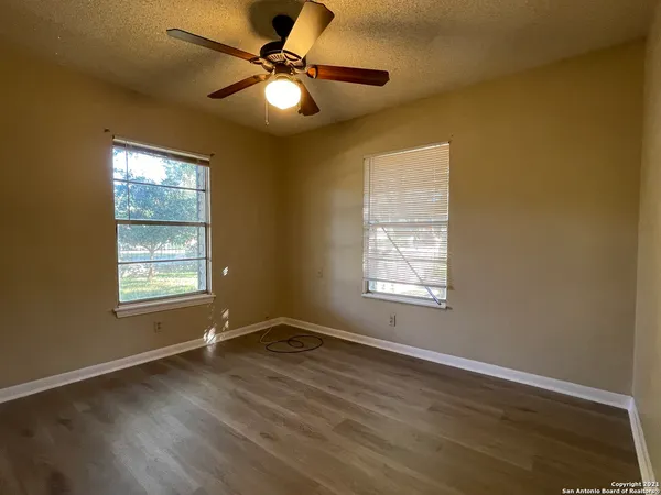 $1,750 | 315 Hillcrest Drive, San Antonio, TX 78228