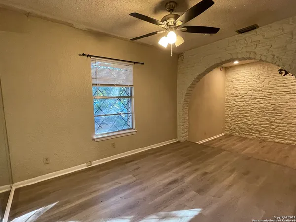 $1,750 | 315 Hillcrest Drive, San Antonio, TX 78228