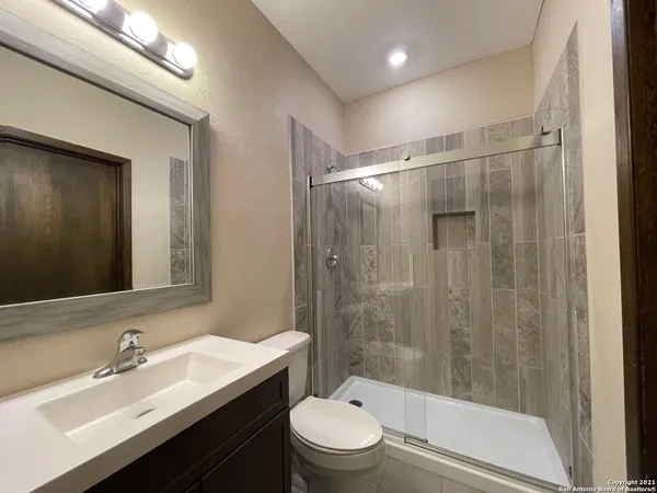 $1,750 | 315 Hillcrest Drive, San Antonio, TX 78228