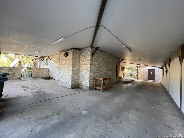 $1,750 | 315 Hillcrest Drive, San Antonio, TX 78228