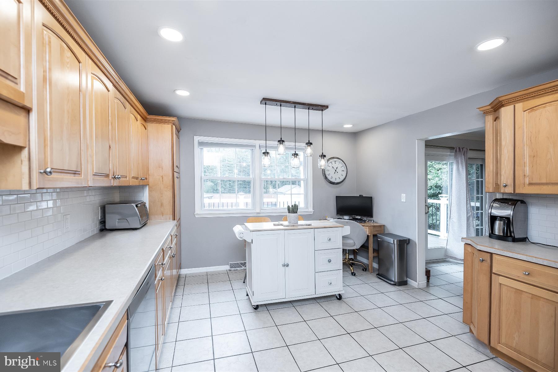 1525 James Court Vineland, NJ 08361 - Photo 5 of 73 Gallery Image 5