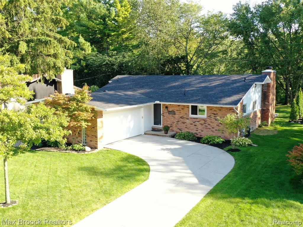30051 Rambling Road Southfield, MI 48076 - Photo 39 of 42