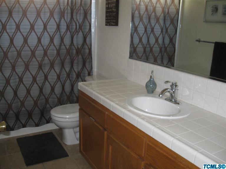 461 West Huntsman Avenue Reedley, CA 93654 - Photo 16 of 42 Additional Photo