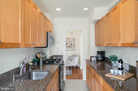 $650,000 | 3601 Connecticut Avenue Northwest, Unit 122, Washington, DC 20008