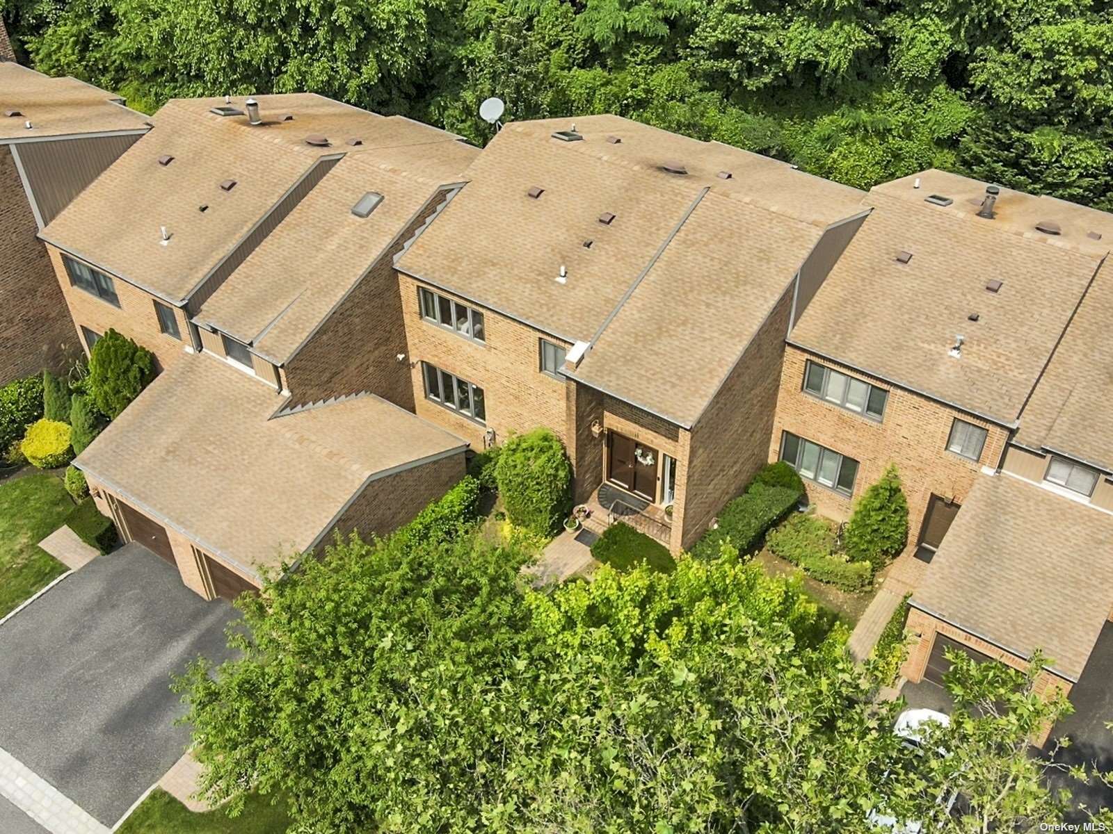 72 Windsor Gate Drive, Unit 73, New Hyde Park, NY 11040 Compass