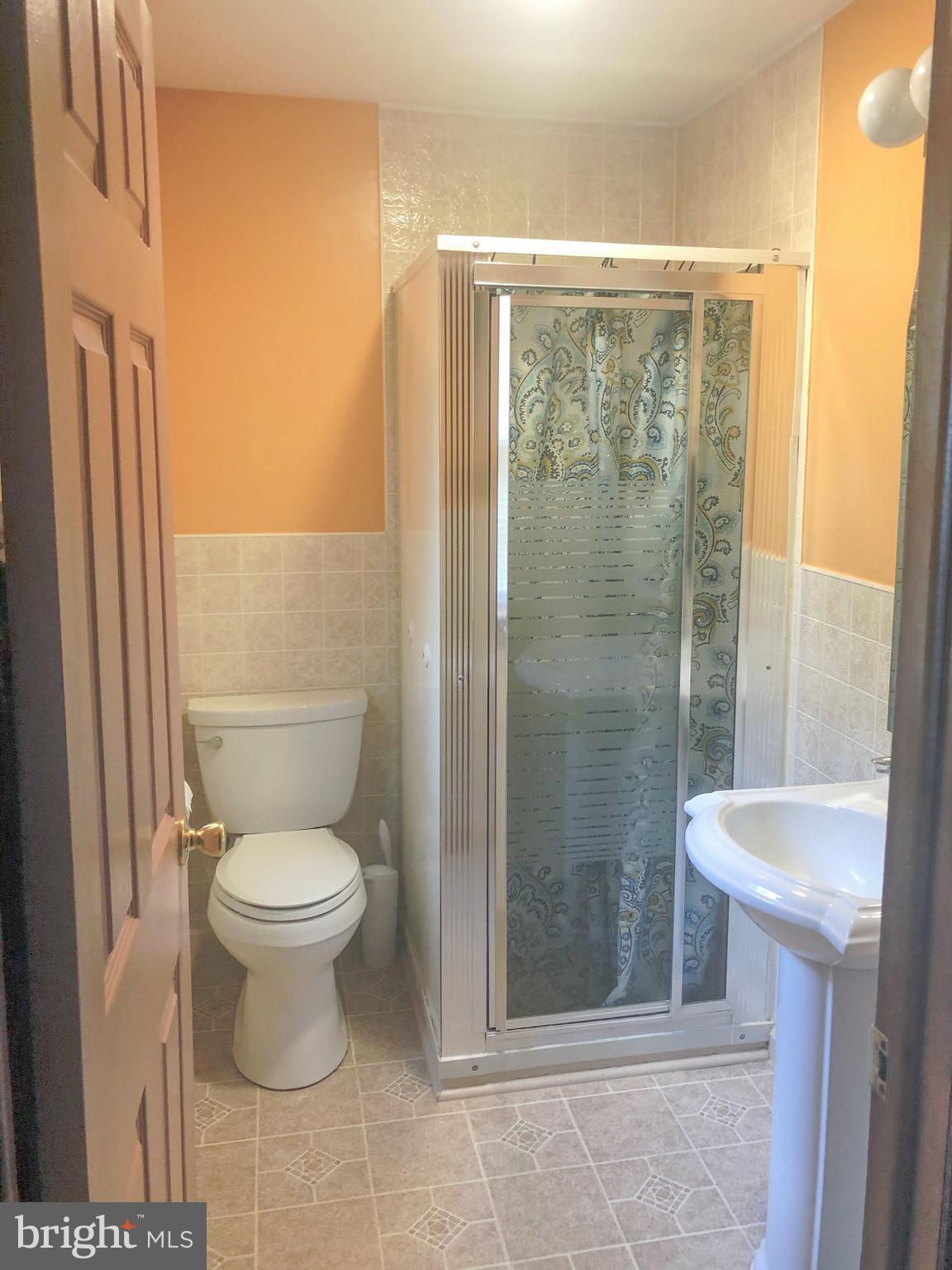 1450 Kent Road Baltimore, MD 21221 - Photo 30 of 55 Hall Bathroom