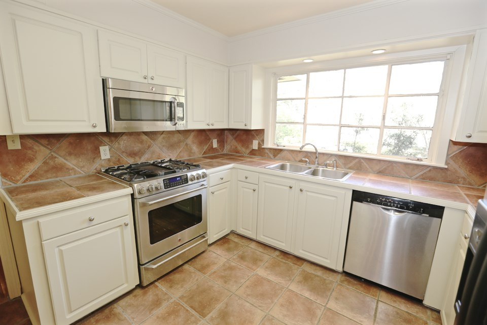 3958 Eastline Drive Jackson, MS 39211 - Photo 8 of 30 Photo 8