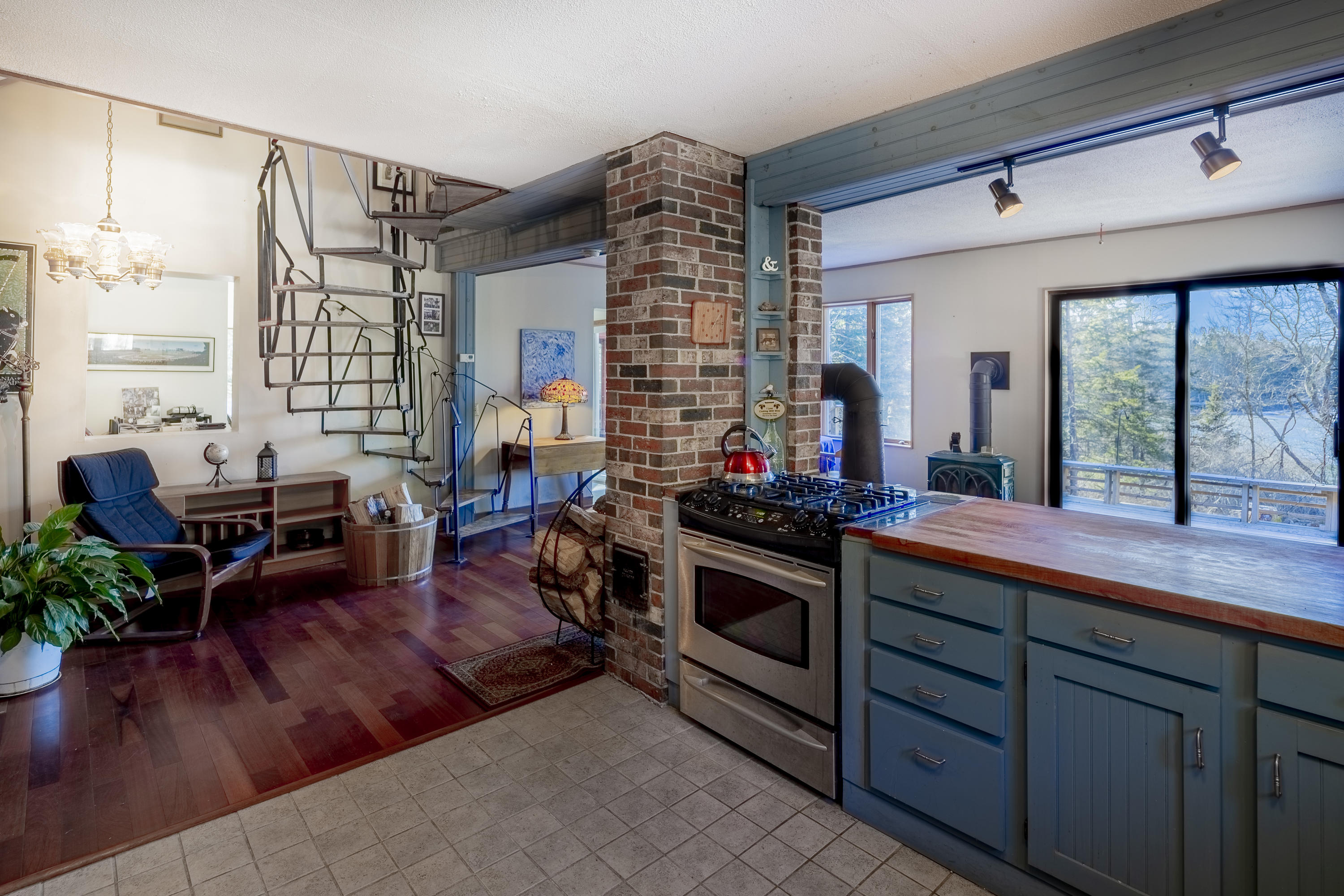 46 Teel Cove Road Tenants Harbor, ME 04860 - Photo 7 of 22 46TeelCove_TenantsHarbor_11_SS_print