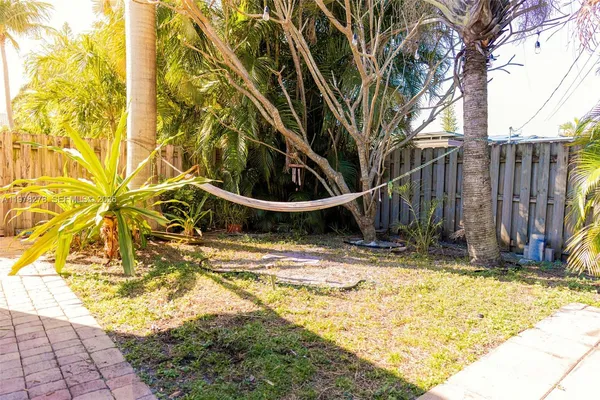 $5,000 | 809 Southeast 14th Drive, Deerfield Beach, FL 33441