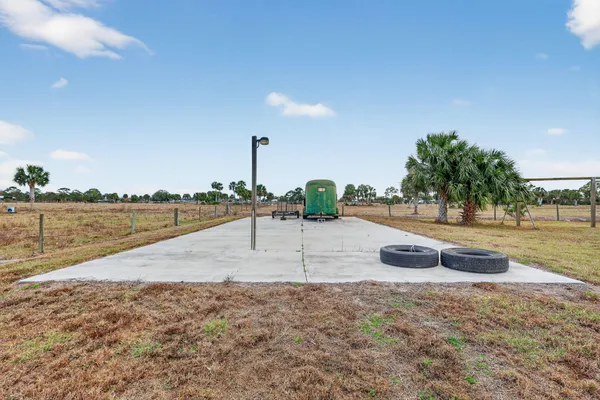 $1,100,000 | 8164 Highway 70, Okeechobee, FL 34974