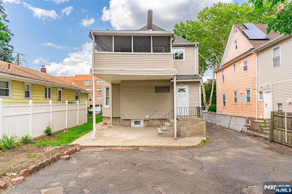 75 Clinton Place Hackensack, NJ 07601 - Photo 38 of 39 Gallery Image 38