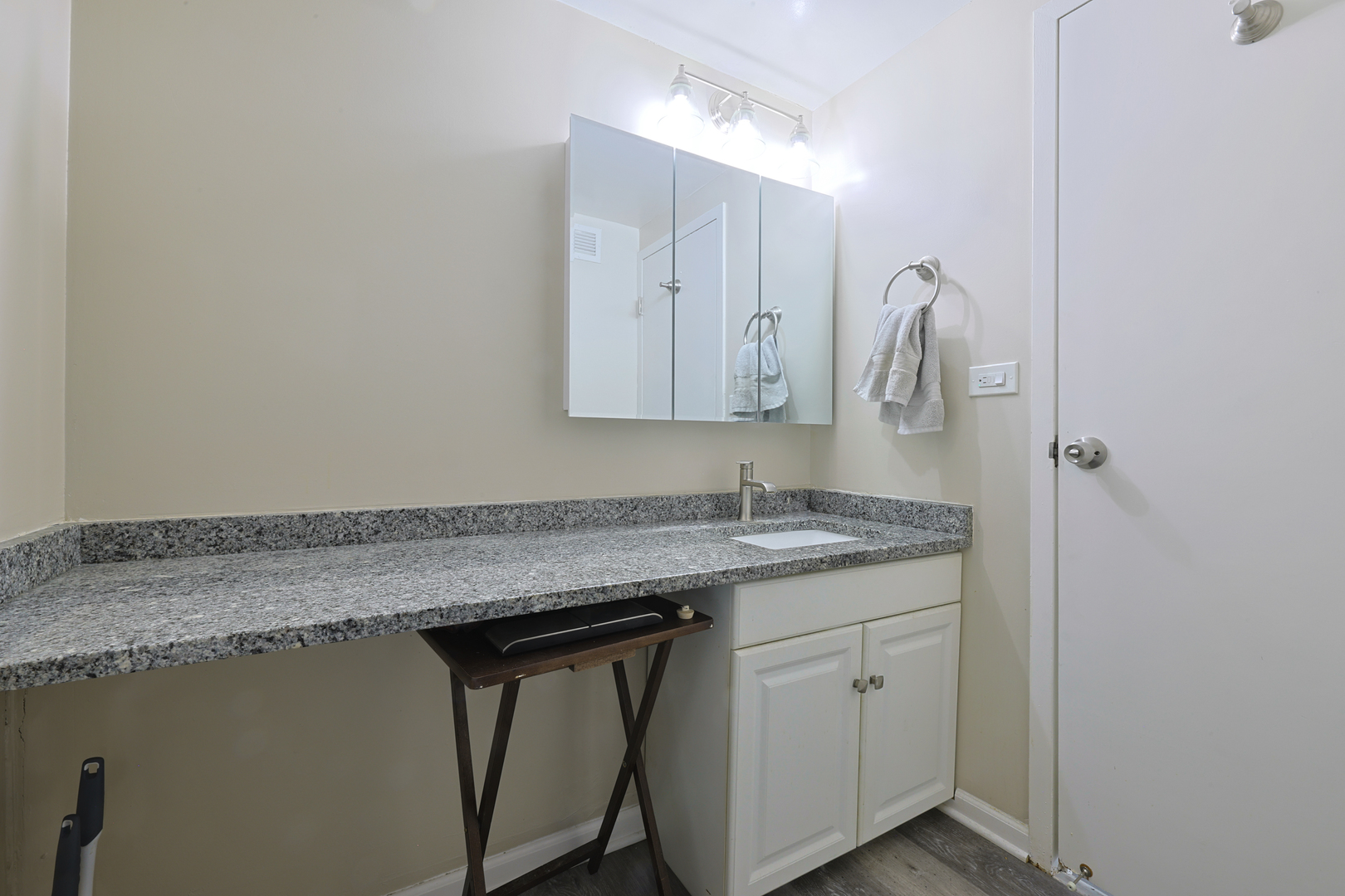 8809 West Golf Road, Unit 11D Niles, IL 60714 - Photo 14 of 15