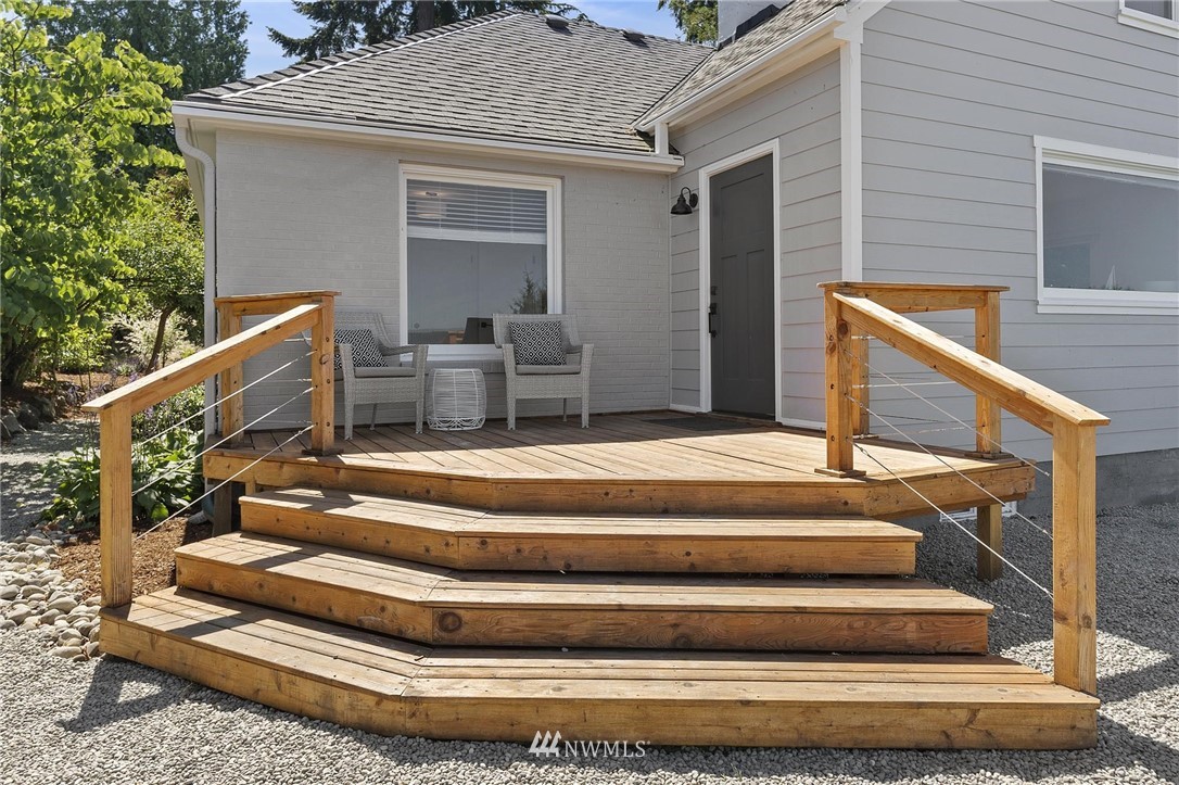 4411 Sunset Beach Road West University Place, WA 98466 - Photo 29 of 39 a view of entryway