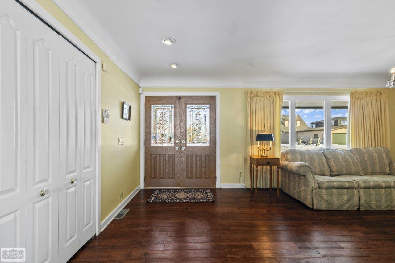 32680 South River Road Harrison Township, MI 48045 - Photo 5 of 37 Gallery Image 5