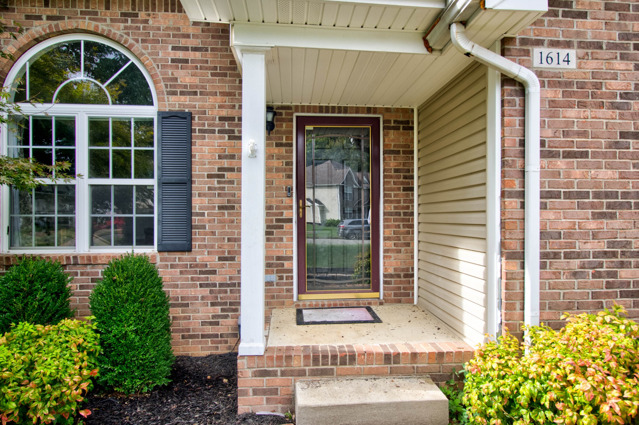 1614 Windriver Road Clarksville, TN 37042 - Photo 3 of 35 Gallery Image 3
