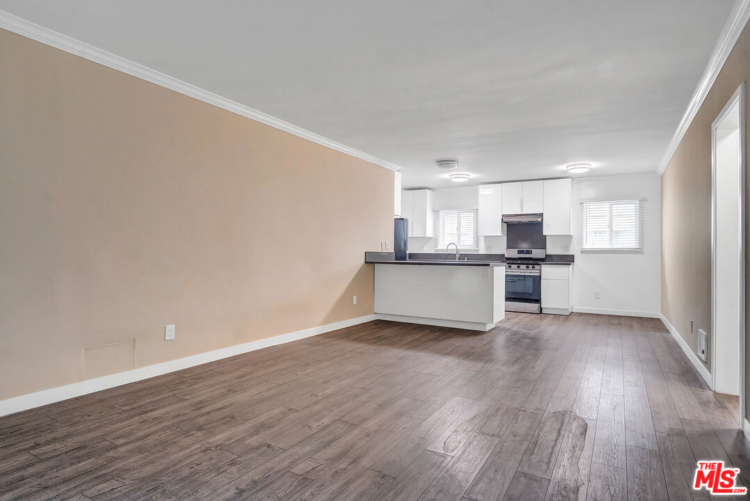 1861 Midvale Avenue Los Angeles, CA 90025 - Photo 12 of 39