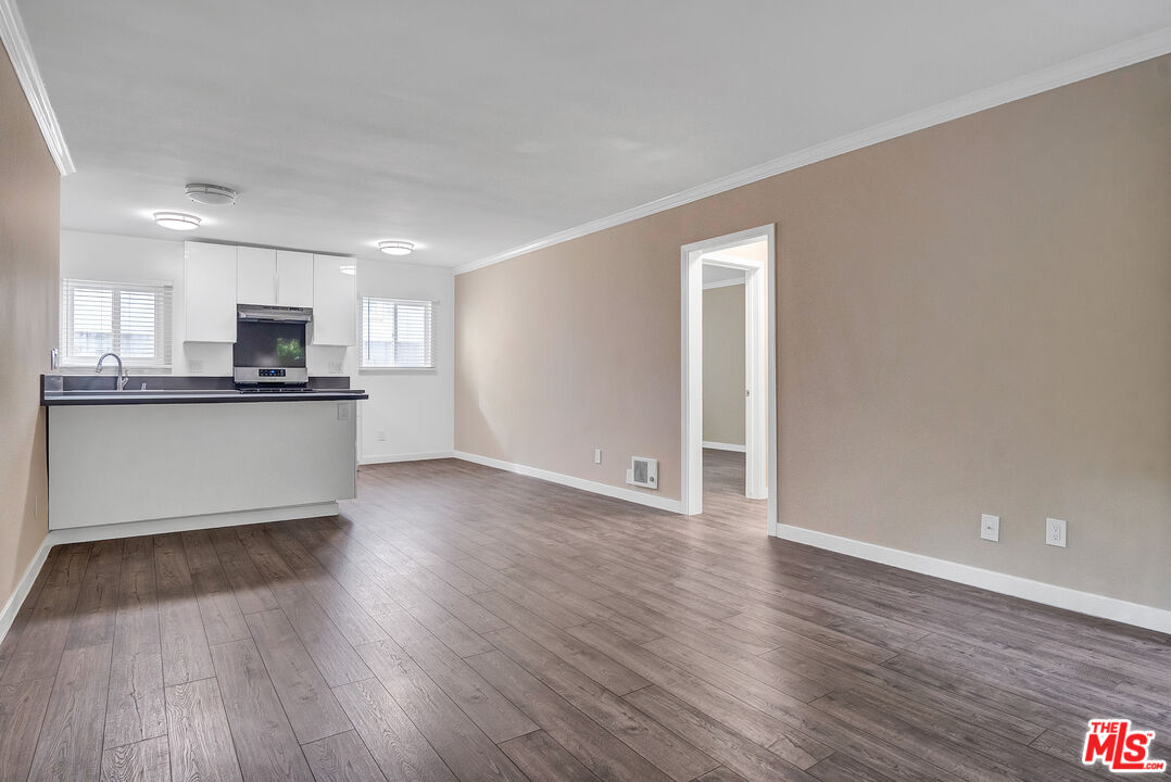 1861 Midvale Avenue Los Angeles, CA 90025 - Photo 13 of 39