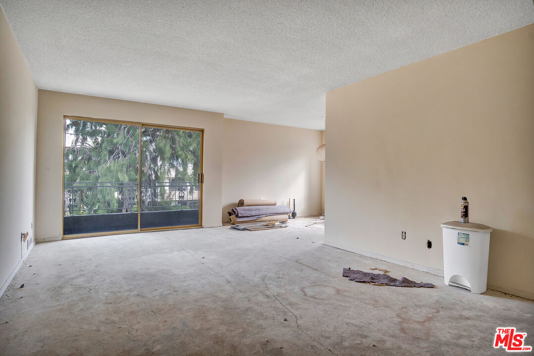 1861 Midvale Avenue Los Angeles, CA 90025 - Photo 21 of 39