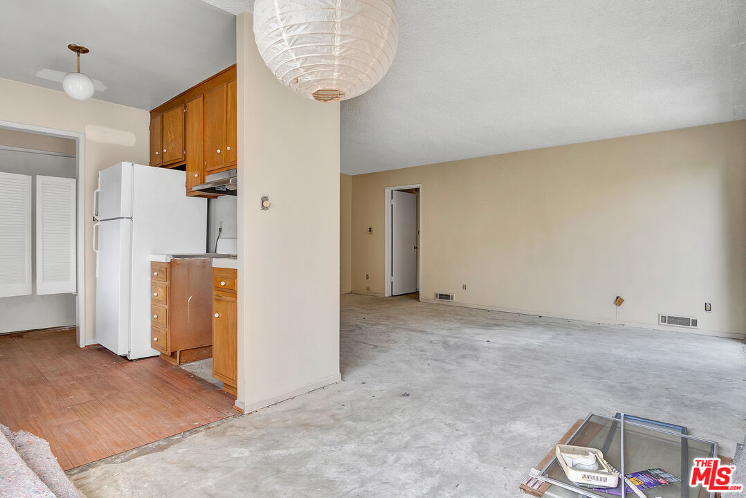 1861 Midvale Avenue Los Angeles, CA 90025 - Photo 24 of 39