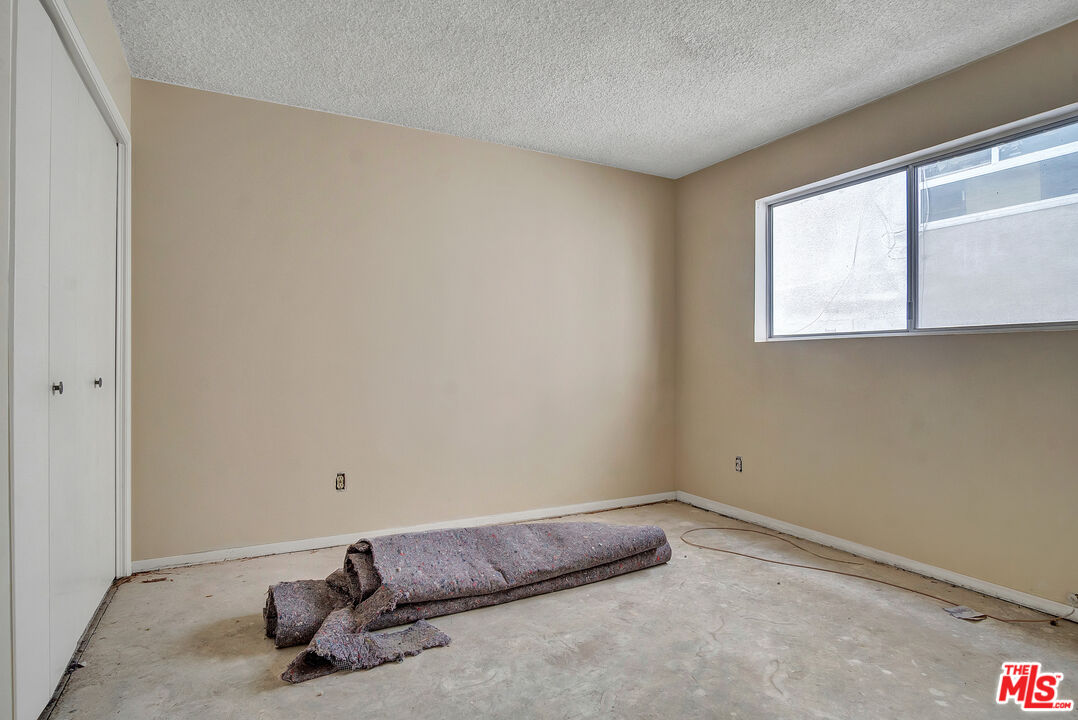 1861 Midvale Avenue Los Angeles, CA 90025 - Photo 28 of 39