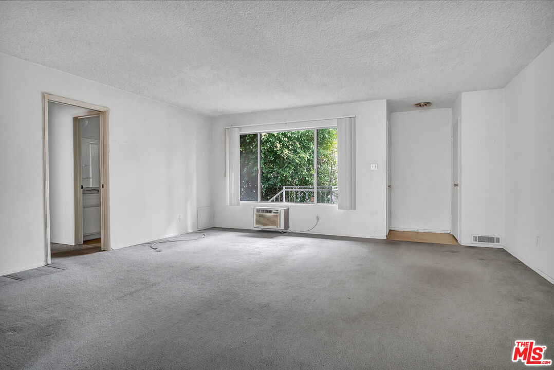 1861 Midvale Avenue Los Angeles, CA 90025 - Photo 31 of 39