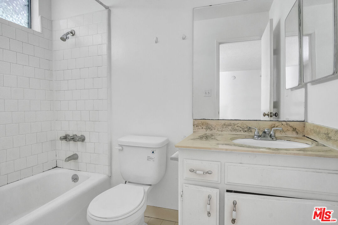 1861 Midvale Avenue Los Angeles, CA 90025 - Photo 36 of 39