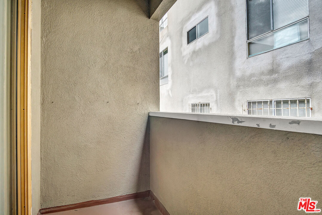 1861 Midvale Avenue Los Angeles, CA 90025 - Photo 39 of 39