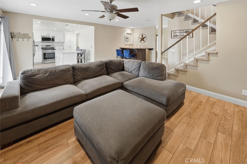 28125 Vernal Way Saugus, CA 91350 - Photo 17 of 39