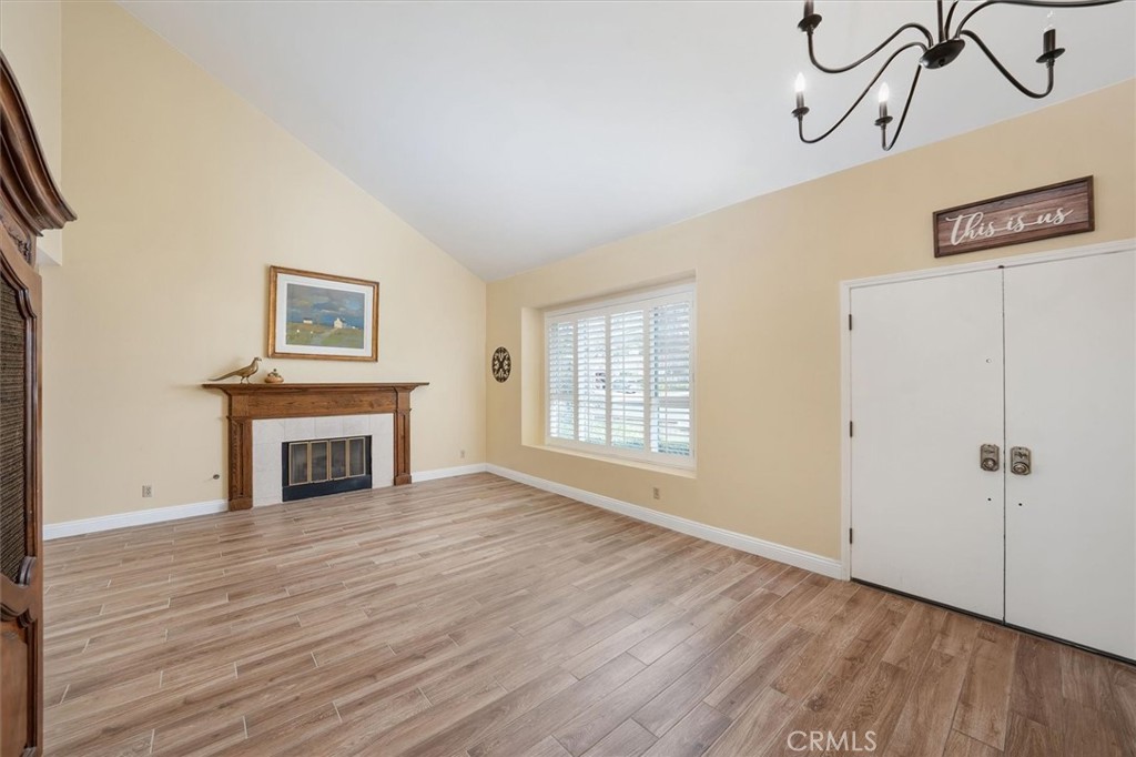 28125 Vernal Way Saugus, CA 91350 - Photo 5 of 39