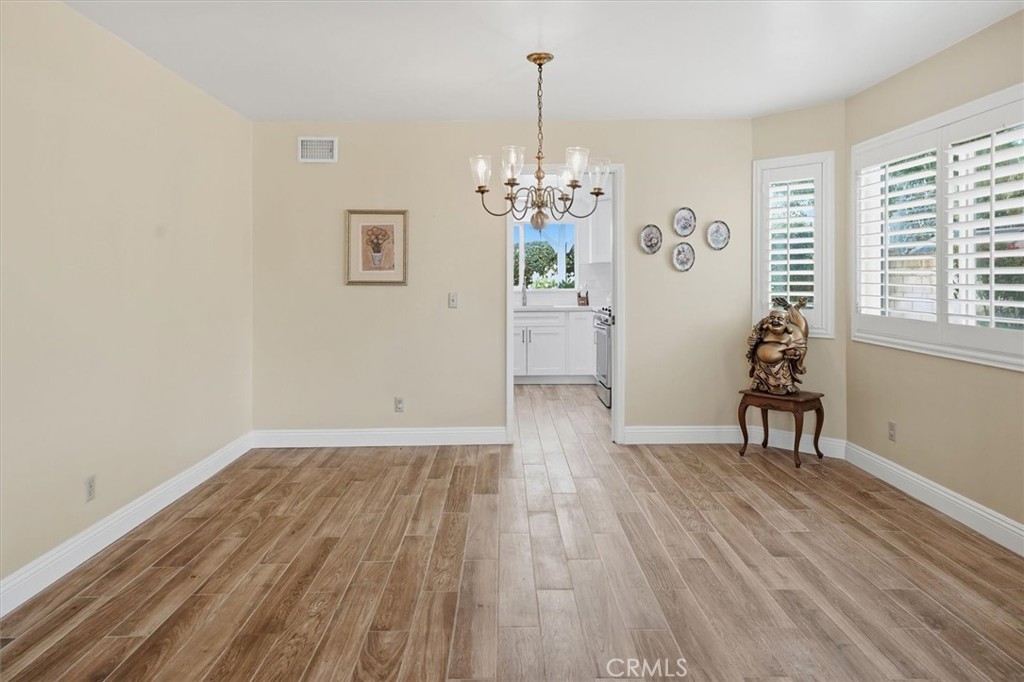 28125 Vernal Way Saugus, CA 91350 - Photo 8 of 39