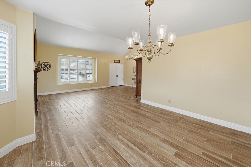 28125 Vernal Way Saugus, CA 91350 - Photo 9 of 39