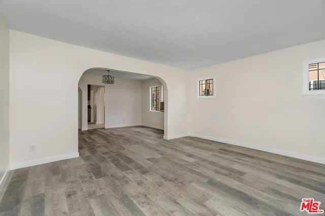 $1,025,000 | 2406 South Cochran Avenue, Los Angeles, CA 90016