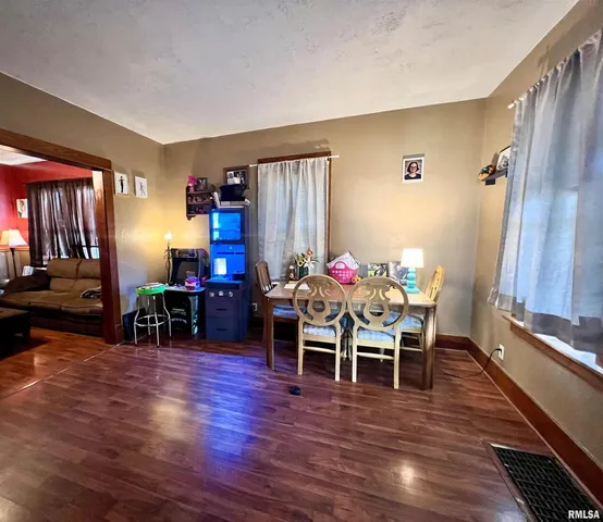 $130,000 | 110 Van Horne Street, Muscatine, IA 52761