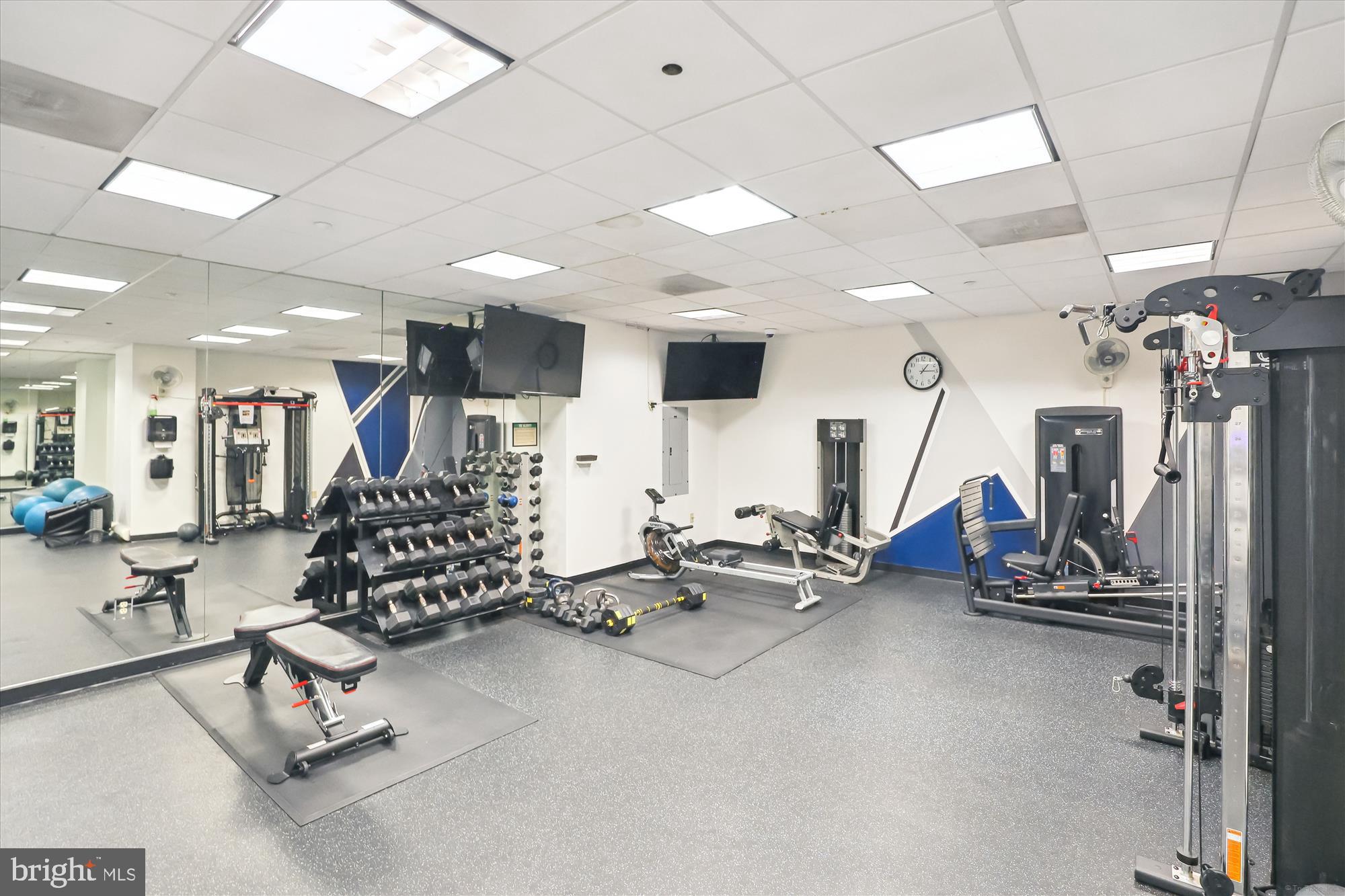 1150 K Street Northwest, Unit 706 Washington, DC 20005 - Photo 29 of 34 a view of a room with gym equipment