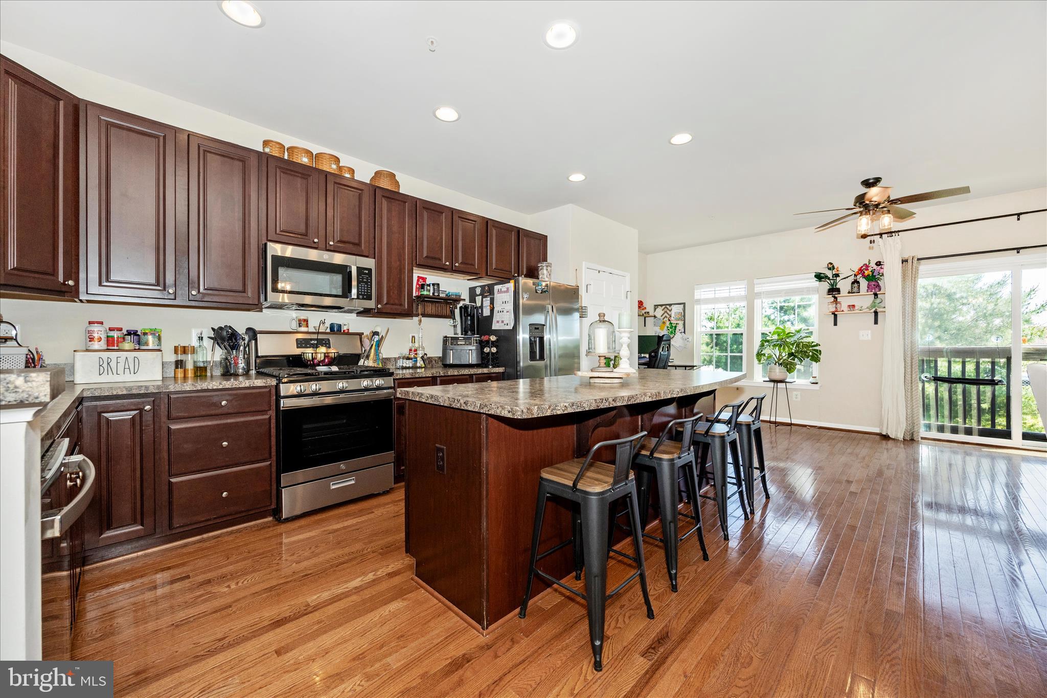 2047 Spring Run Circle Frederick, MD 21702 - Photo 9 of 49 Kitchen