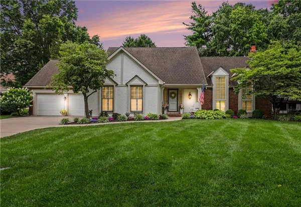 $825,000 | 3211 West 83rd Terrace, Leawood, KS 66206