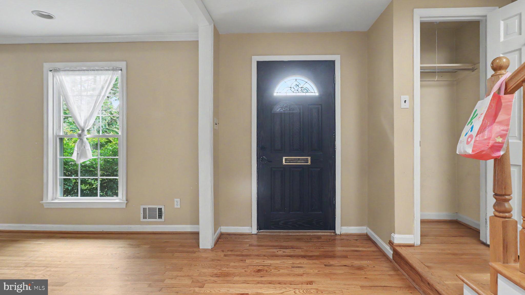 6770 Baron Road McLean, VA 22101 - Photo 36 of 81 Welcoming entry with natural light.