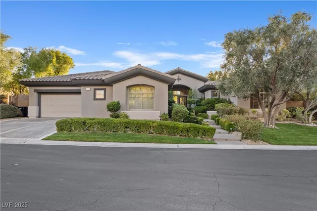 $1,845,000 | 3 Isleworth Drive, Henderson, NV 89052