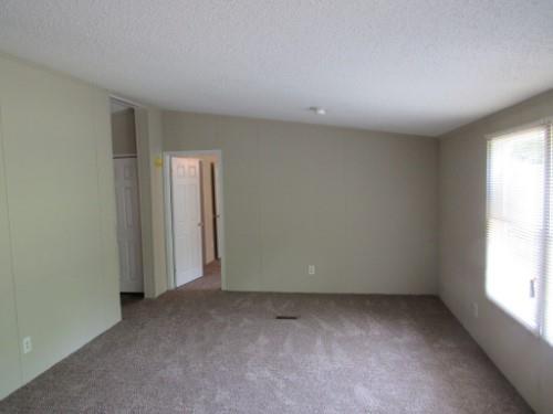 632 Shipper Road Lebanon, TN 37087 - Photo 8 of 11 an empty room with windows
