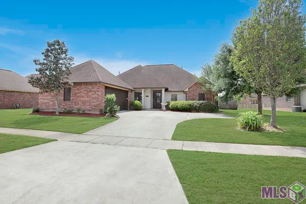 $339,000 | 2970 Majestic Oaks Avenue, Zachary, LA 70791
