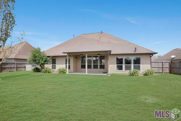 $339,000 | 2970 Majestic Oaks Avenue, Zachary, LA 70791