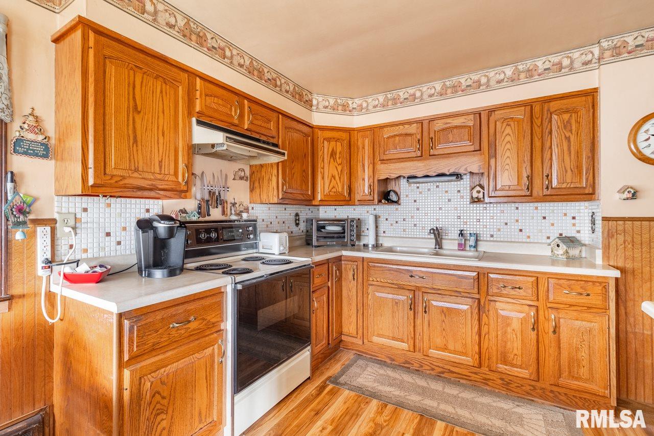 5121 North Hamilton Road Peoria, IL 61614 - Photo 8 of 25 Gallery Image 8
