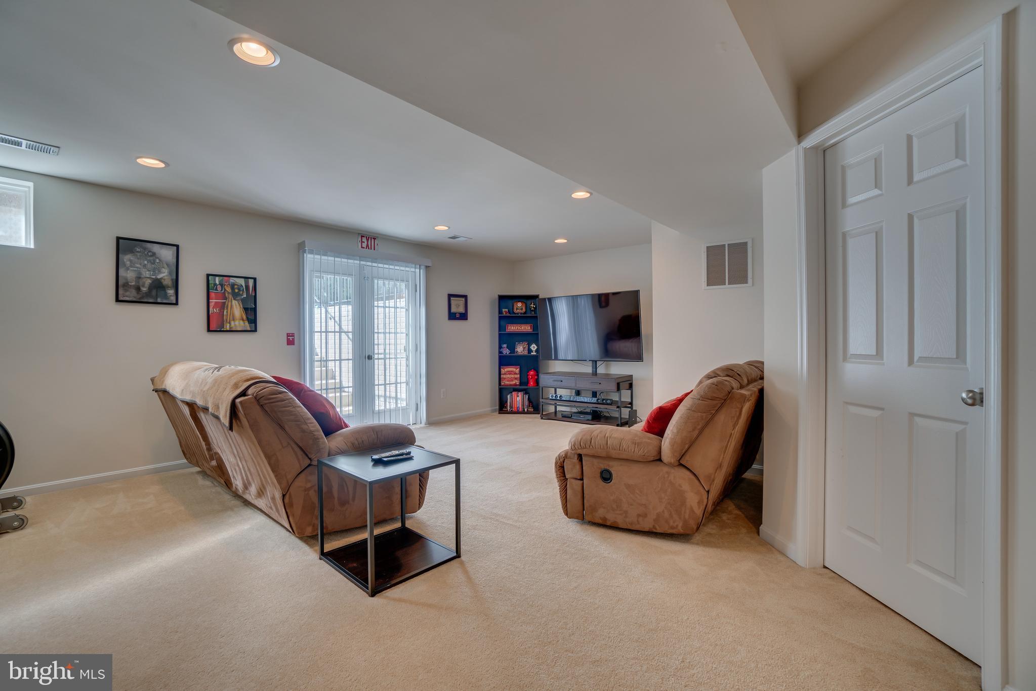 7593 Rio Grande Way Gainesville, VA 20155 - Photo 42 of 58 Gallery Image 42