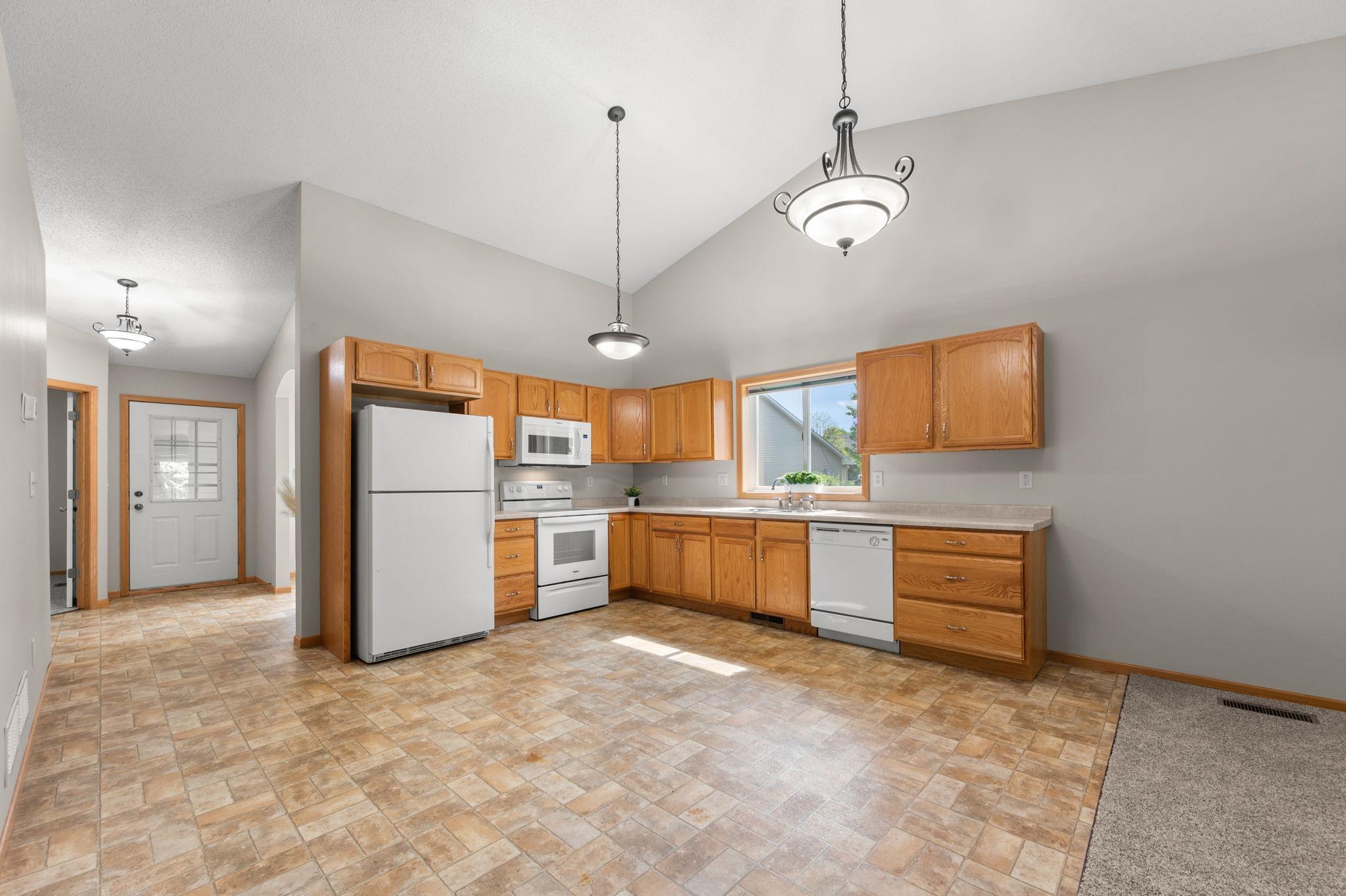 74 Crown Pointe Curve Hudson, WI 54016 - Photo 11 of 24