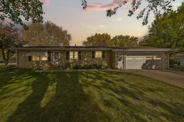 $279,900 | 506 15th Street Southeast, Owatonna, MN 55060