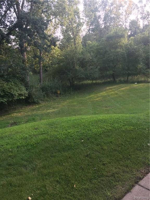 1687 Riverside Drive, Unit U14 Rochester Hills, MI 48309 - Photo 41 of 50