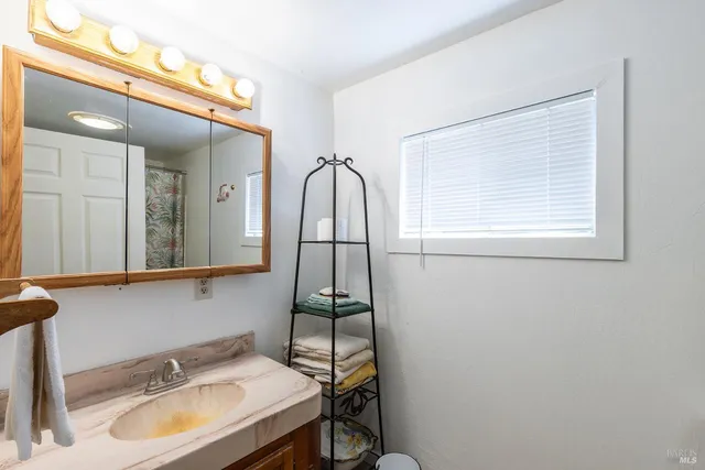 $4,250,000 | 1285 Henry Road, Napa, CA 94559