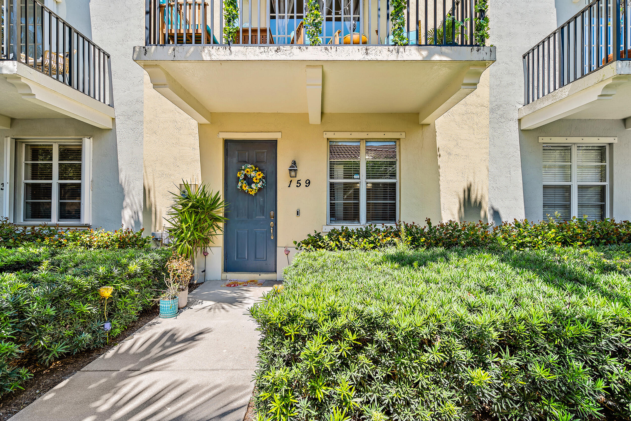 159 Greenwich Circle Jupiter, FL 33458 - Photo 2 of 32 159 Greenwich Cir MLS-24